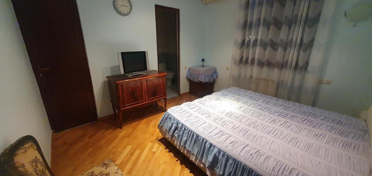 Guest House Yerevan Bagian luar foto