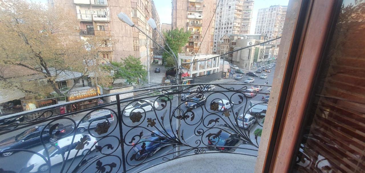 Guest House Yerevan Bagian luar foto