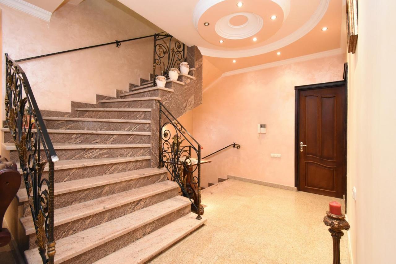 Guest House Yerevan Bagian luar foto