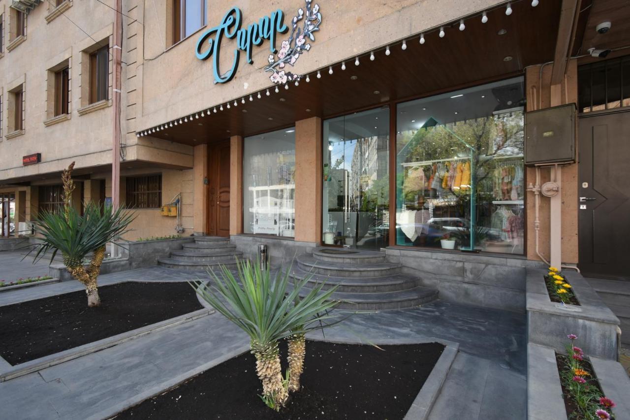 Guest House Yerevan Bagian luar foto