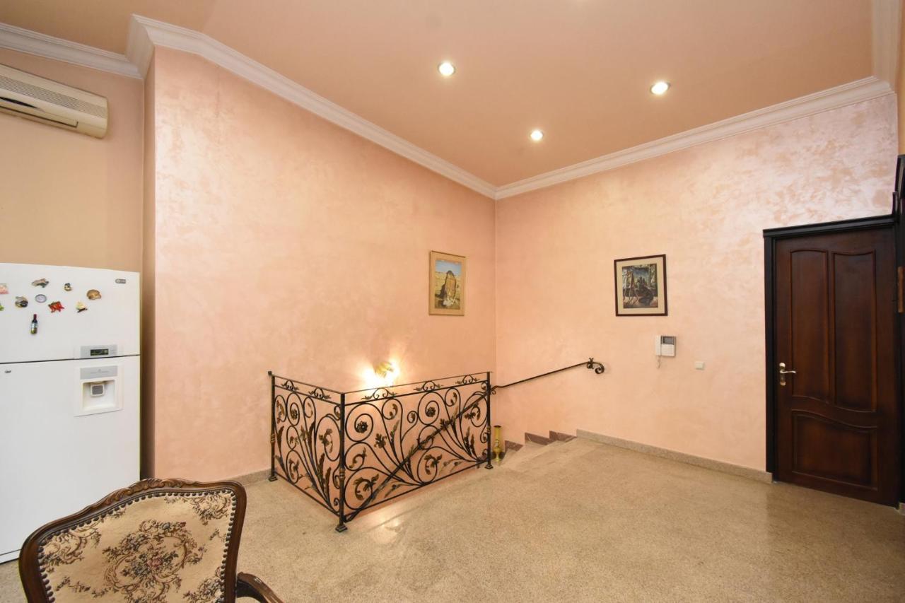 Guest House Yerevan Bagian luar foto