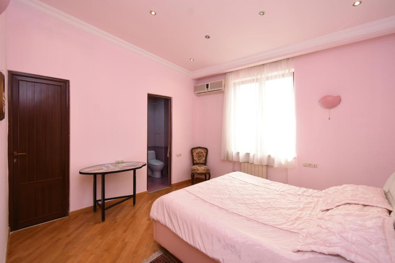 Guest House Yerevan Bagian luar foto